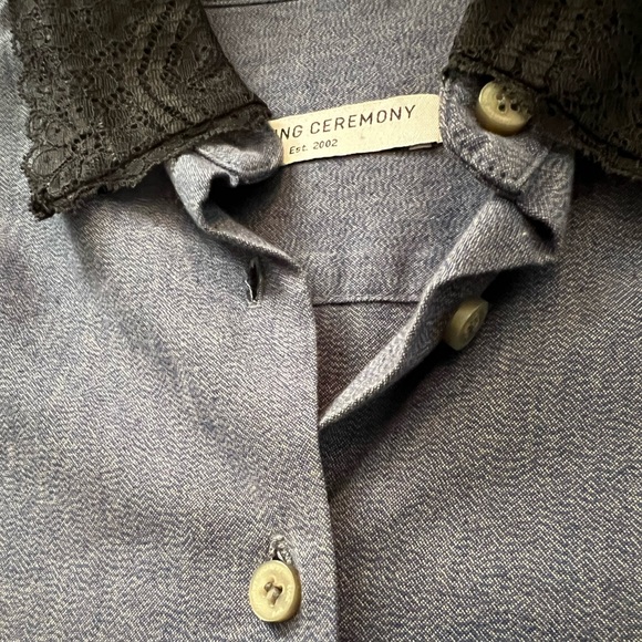 Beautiful Opening Ceremony women’s button-up shirt with lace collar - Picture 4 of 6